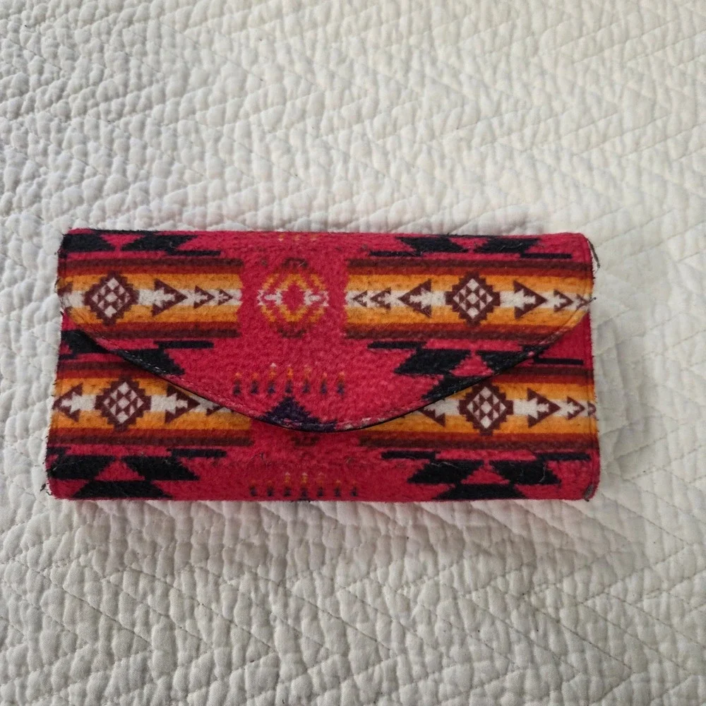 Southwestern Aztec‎ Print Tri-fold Wallet Red Geometric Tribal Woven Clutch
